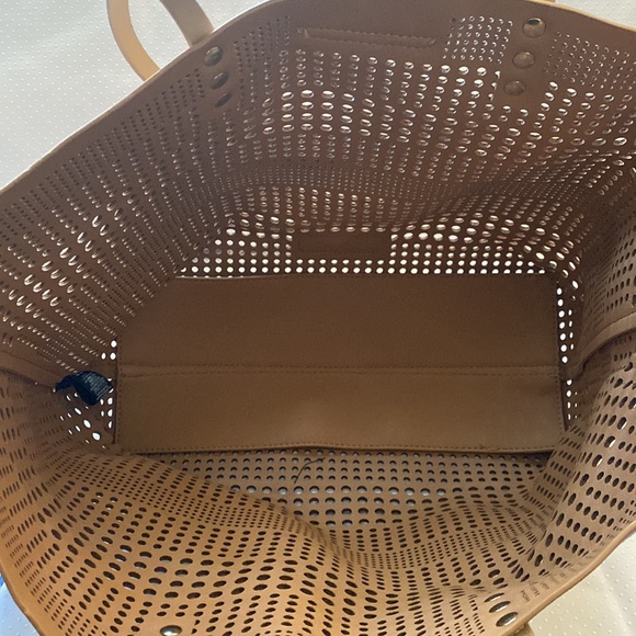 BCBGGeneration Tote Bag NWT - Picture 8 of 12